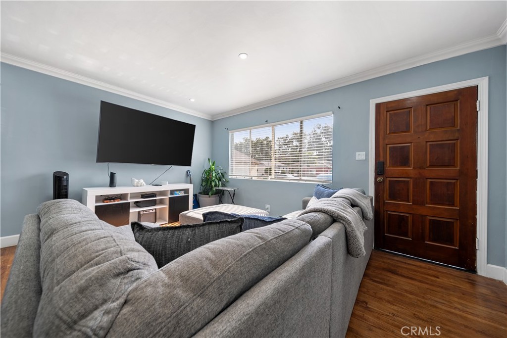 MLS #IV25266044 image #1