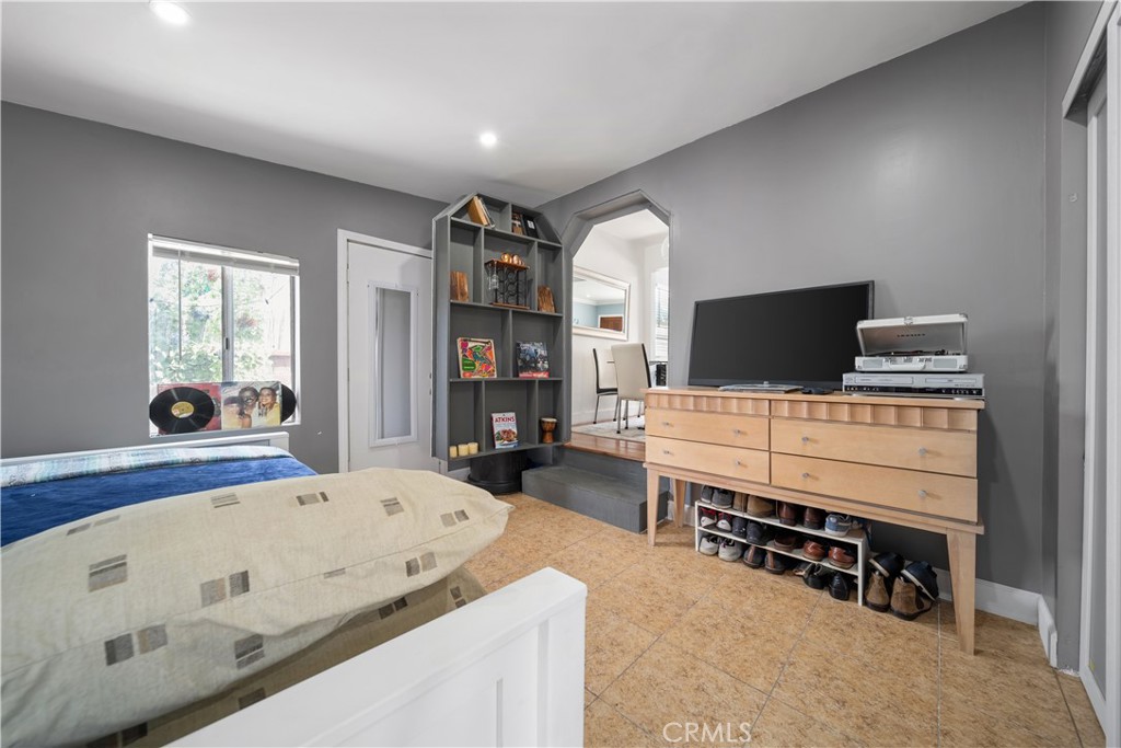 MLS #IV25266044 image #24