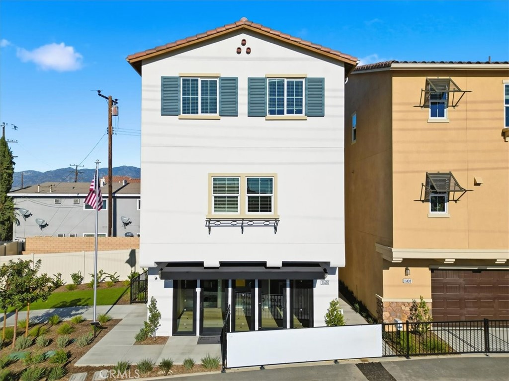 MLS #IV25266378 image #1