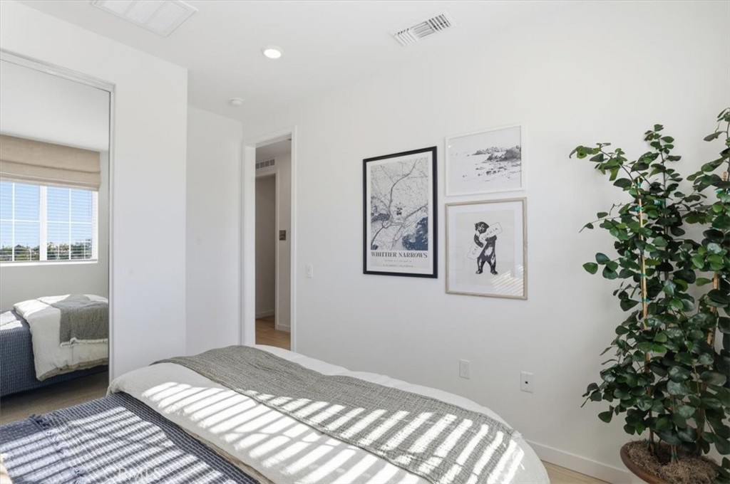 MLS #IV25266378 image #23