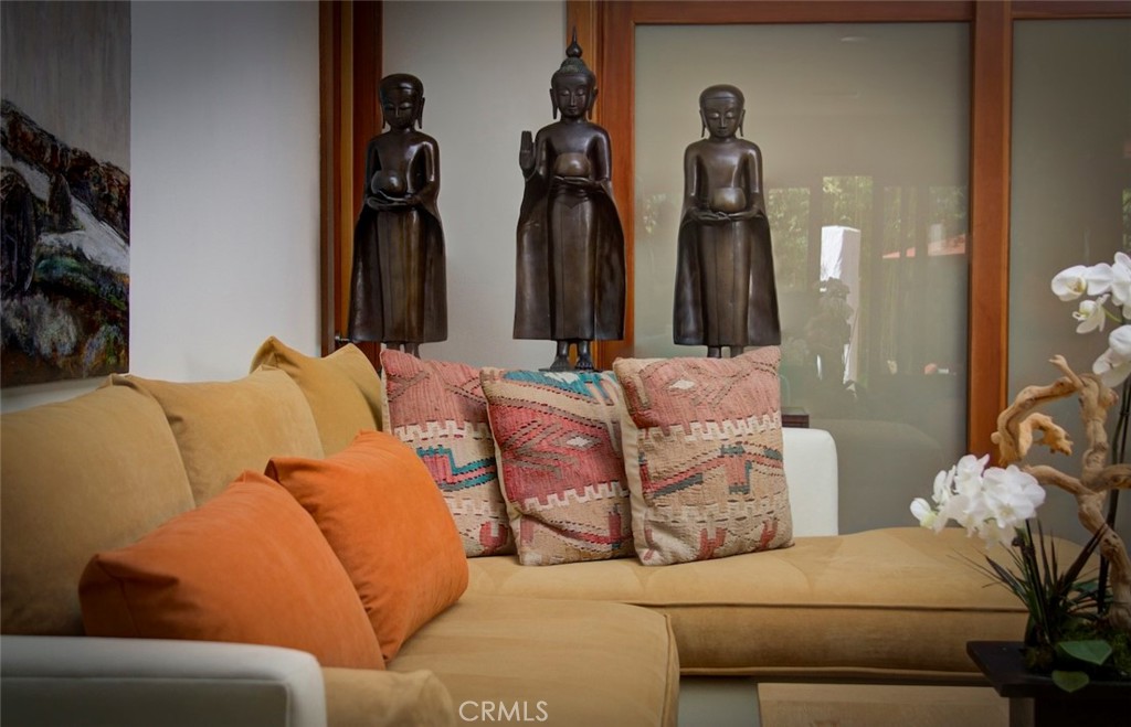 MLS #IV25270109 image #8