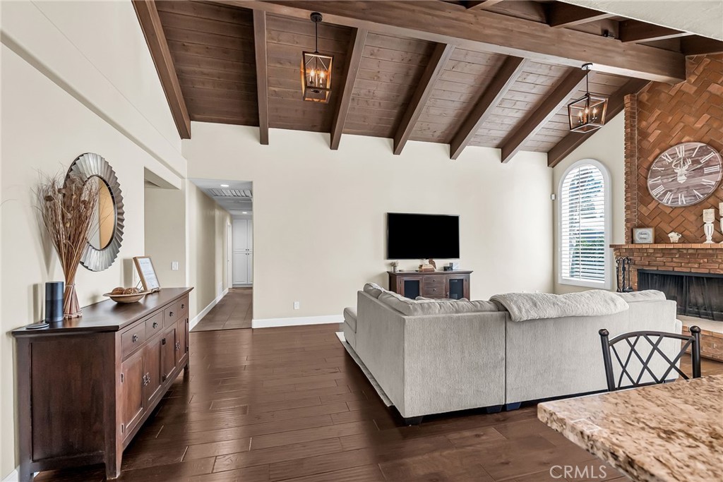 MLS #IV25270291 image #15