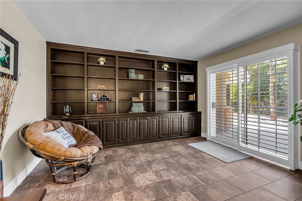 MLS #IV25270291 image #32