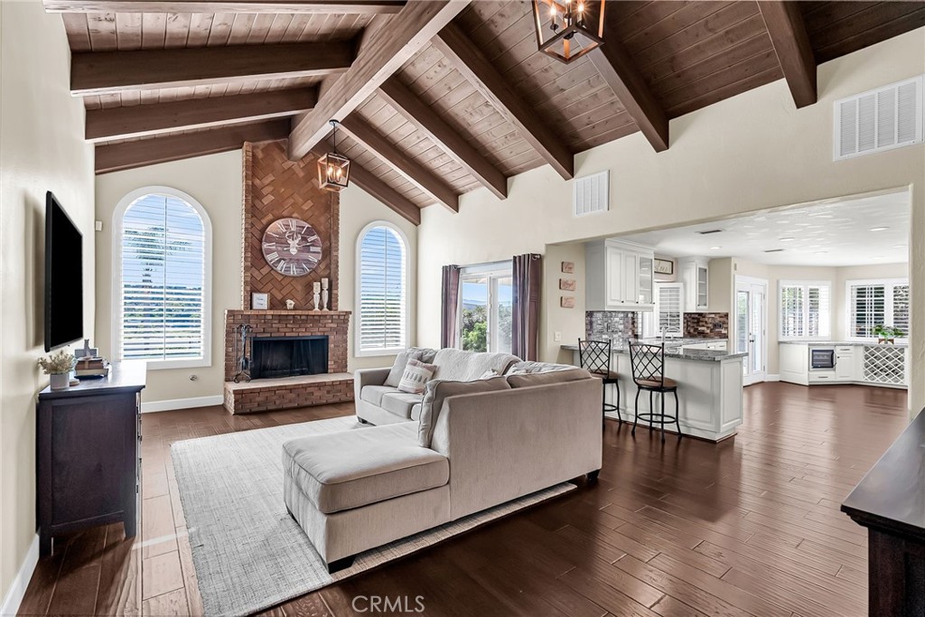 MLS #IV25270291 image #6