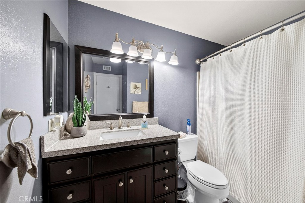 MLS #IV25270481 image #2