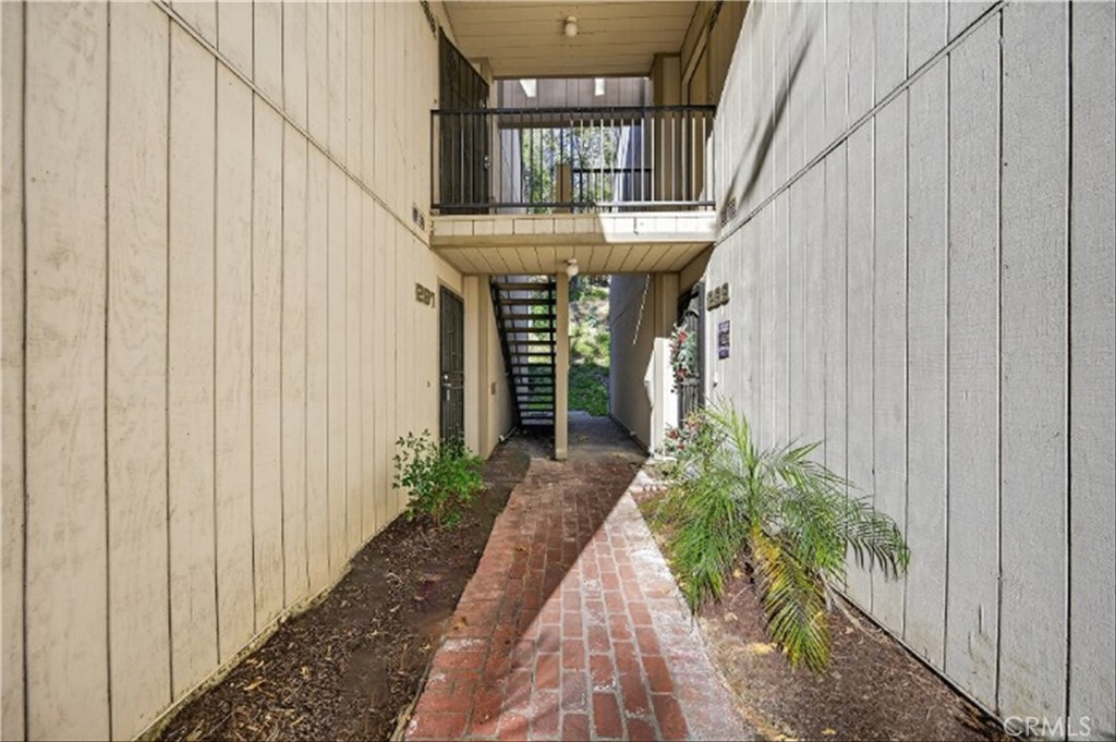 MLS #IV25271178 image #0