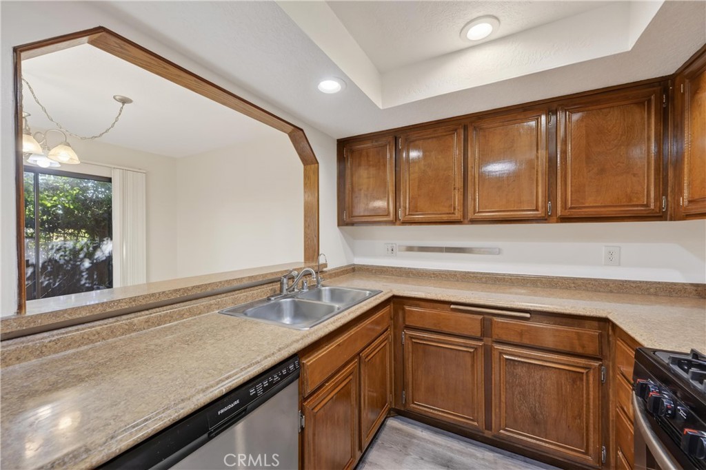 MLS #IV25271178 image #10