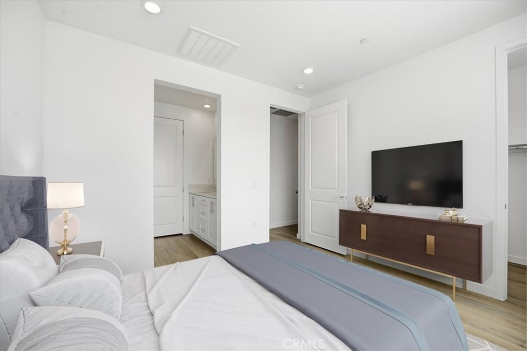 MLS #IV25271433 image #14