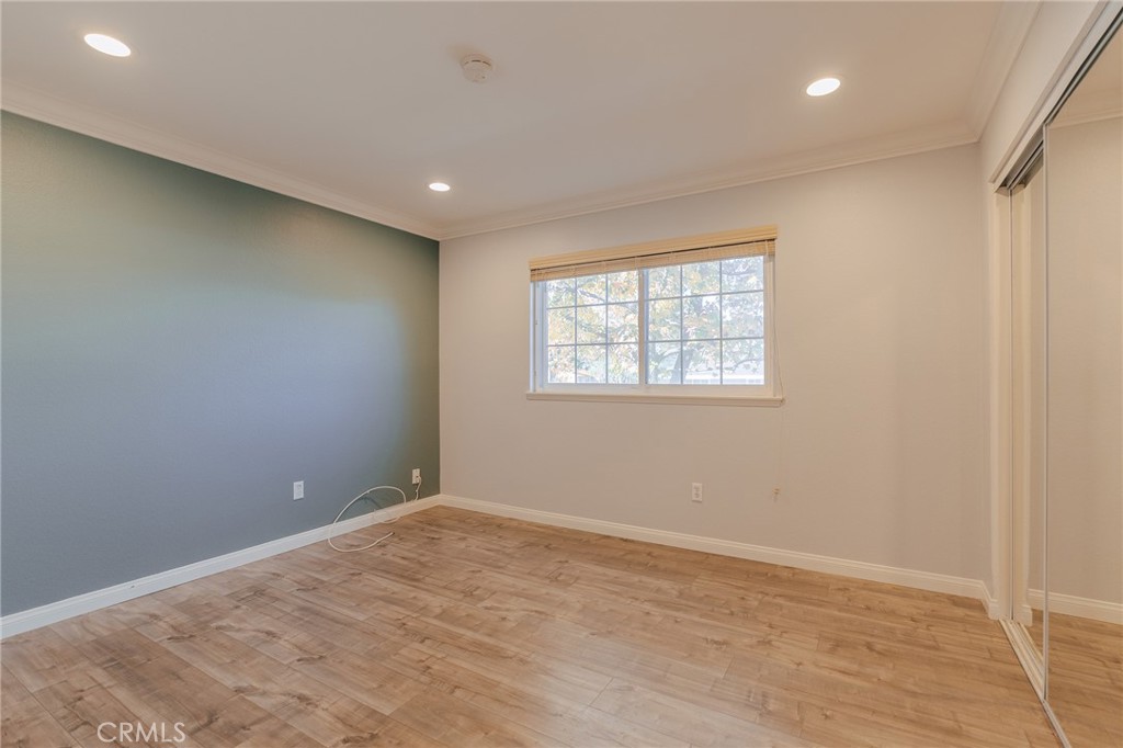 MLS #IV25271610 image #11