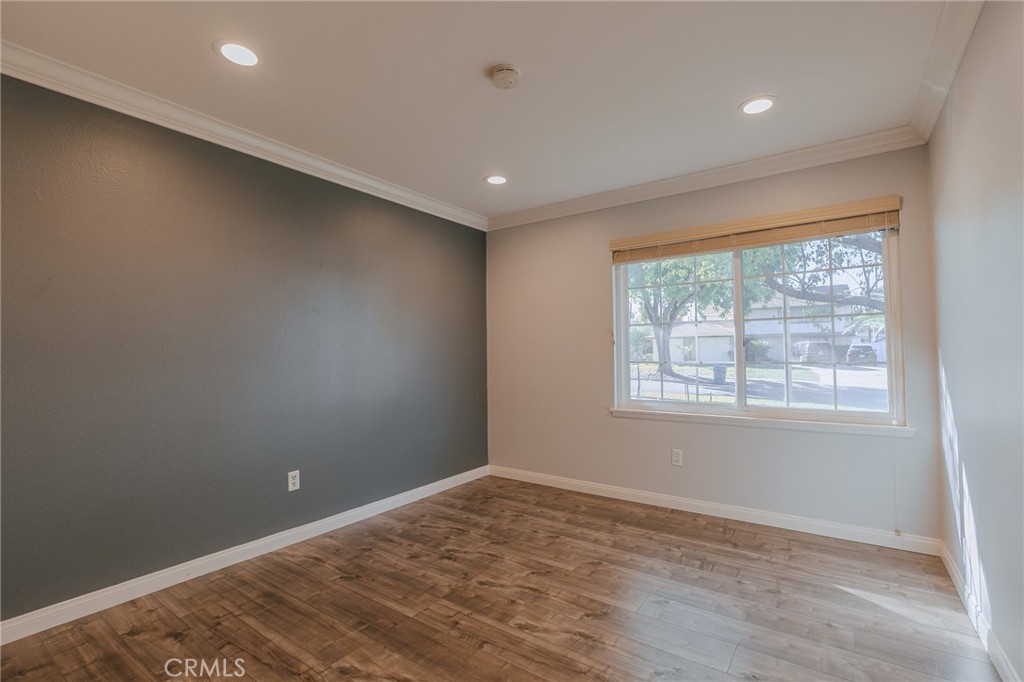 MLS #IV25271610 image #13