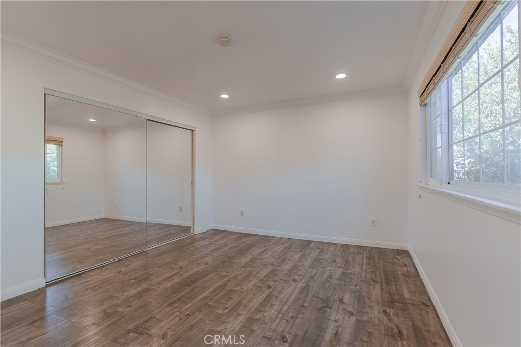 MLS #IV25271610 image #9