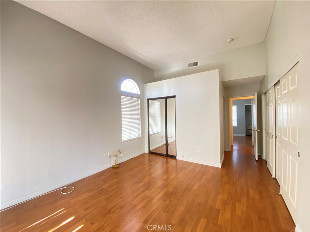 MLS #IV25272448 image #13