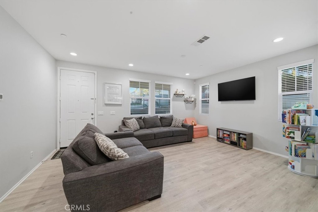 MLS #IV25272490 image #5