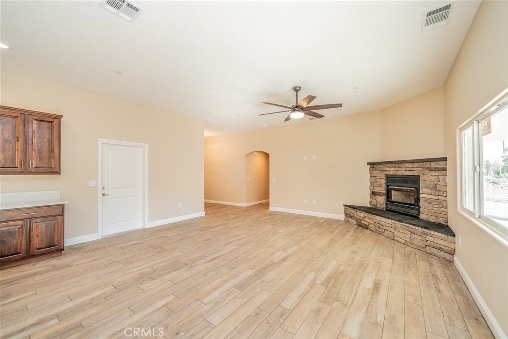 MLS #IV25273295 image #9