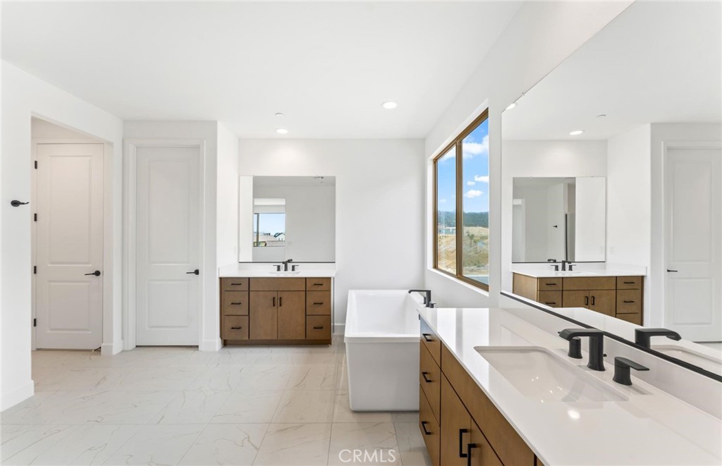 MLS #IV25273797 image #32