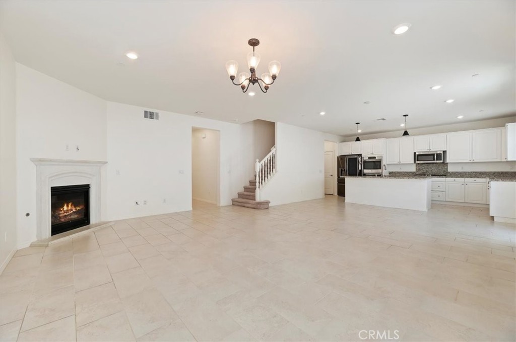 MLS #IV25274205 image #10