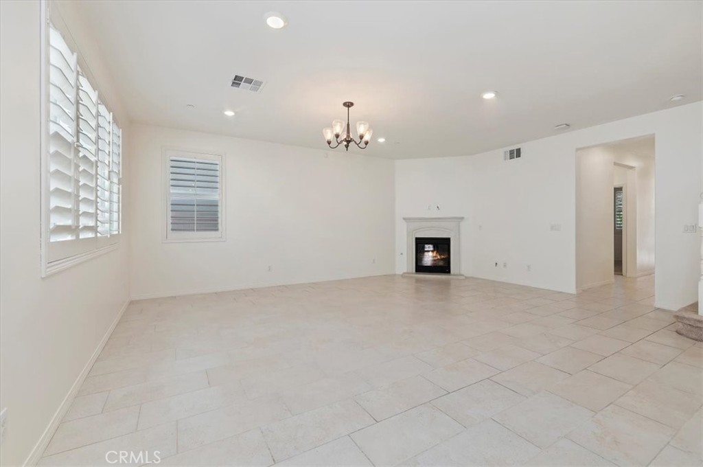 MLS #IV25274205 image #9