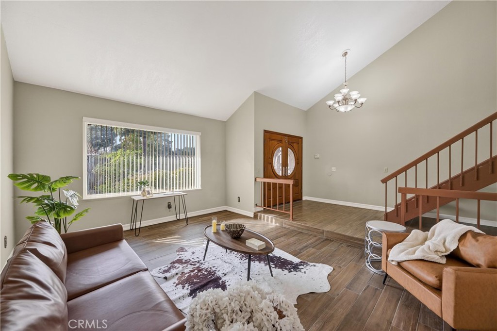 MLS #IV25280175 image #2