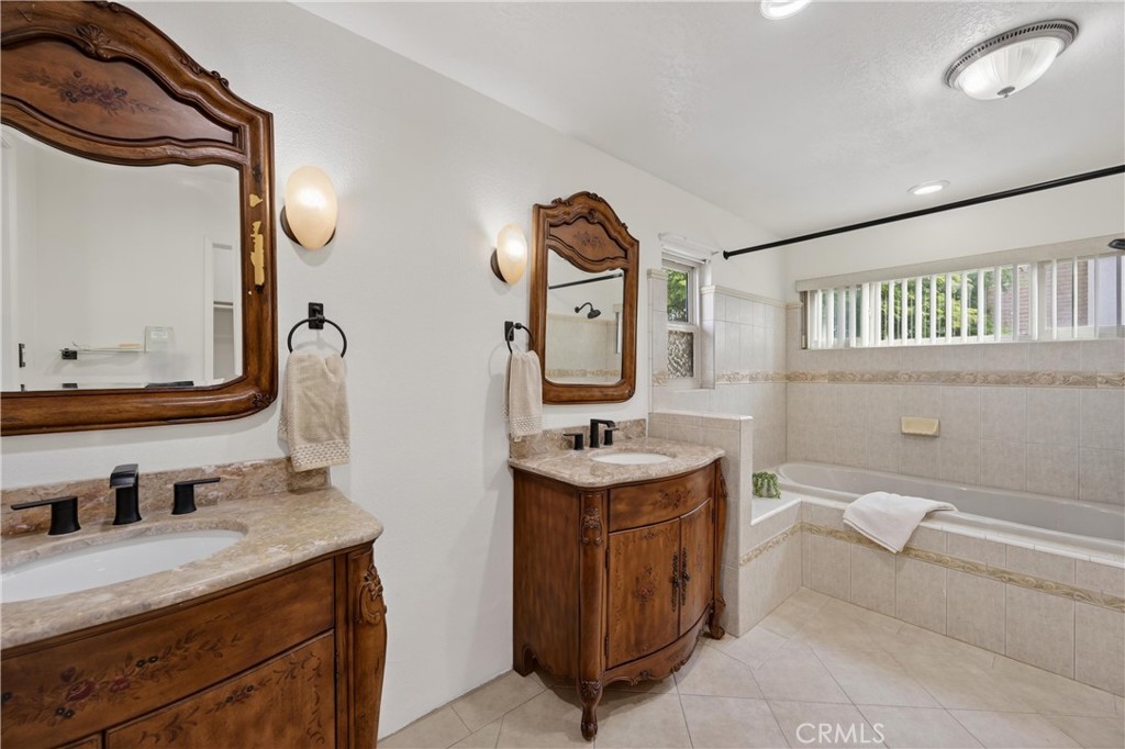 MLS #IV25280175 image #21