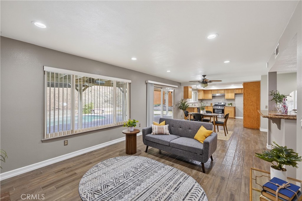 MLS #IV25280175 image #8