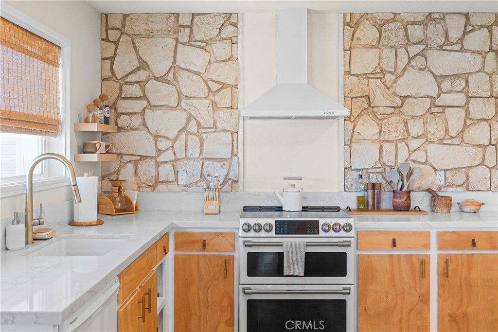 MLS #JT25254809 image #2