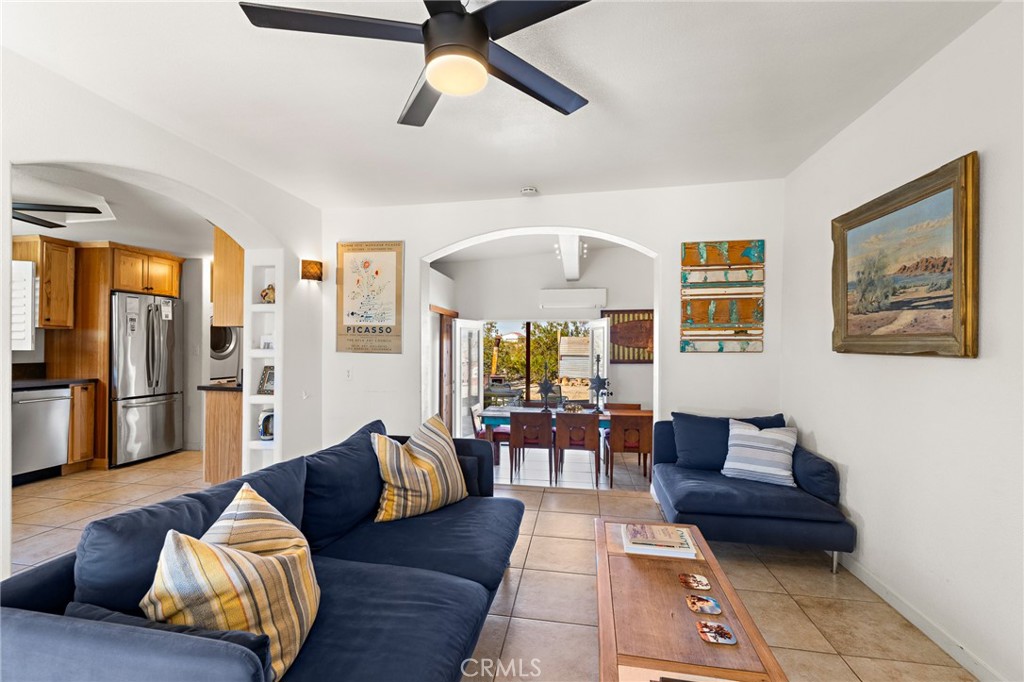 MLS #JT25272136 image #1