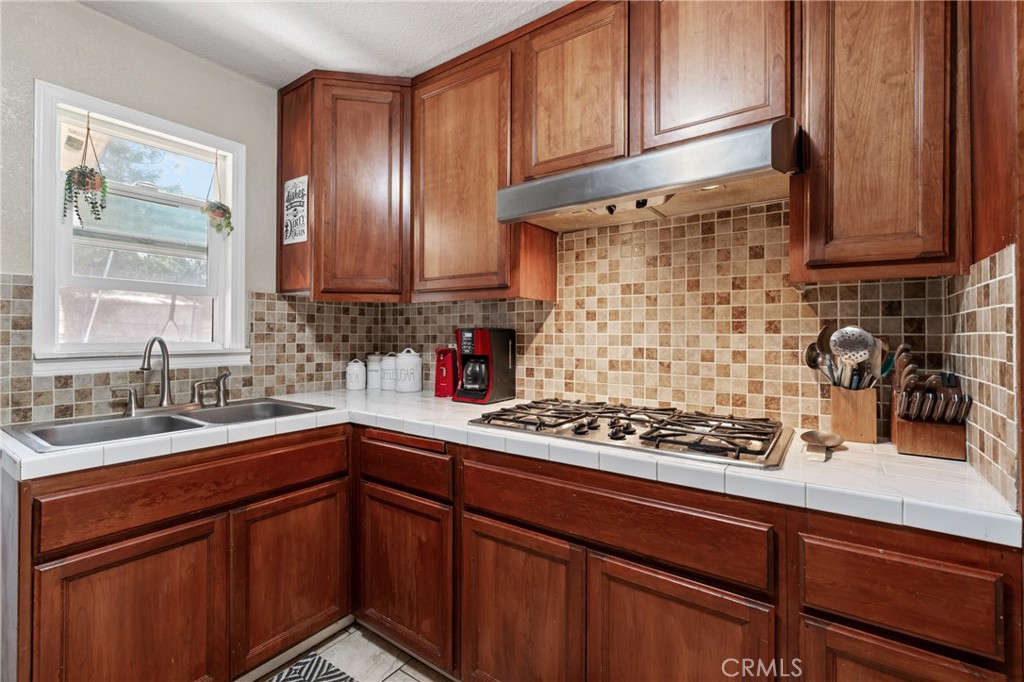 MLS #LC25110705 image #6