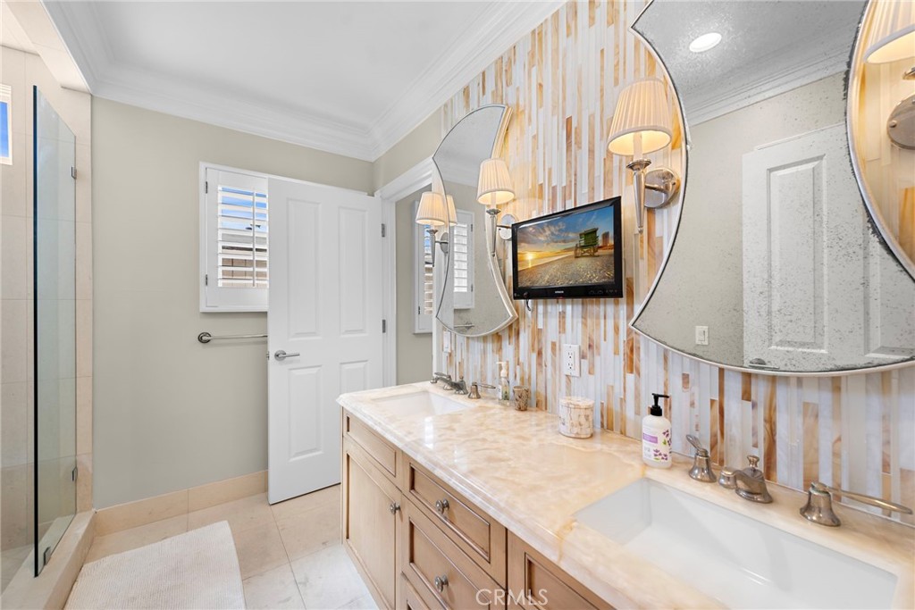 MLS #LG25111163 image #12