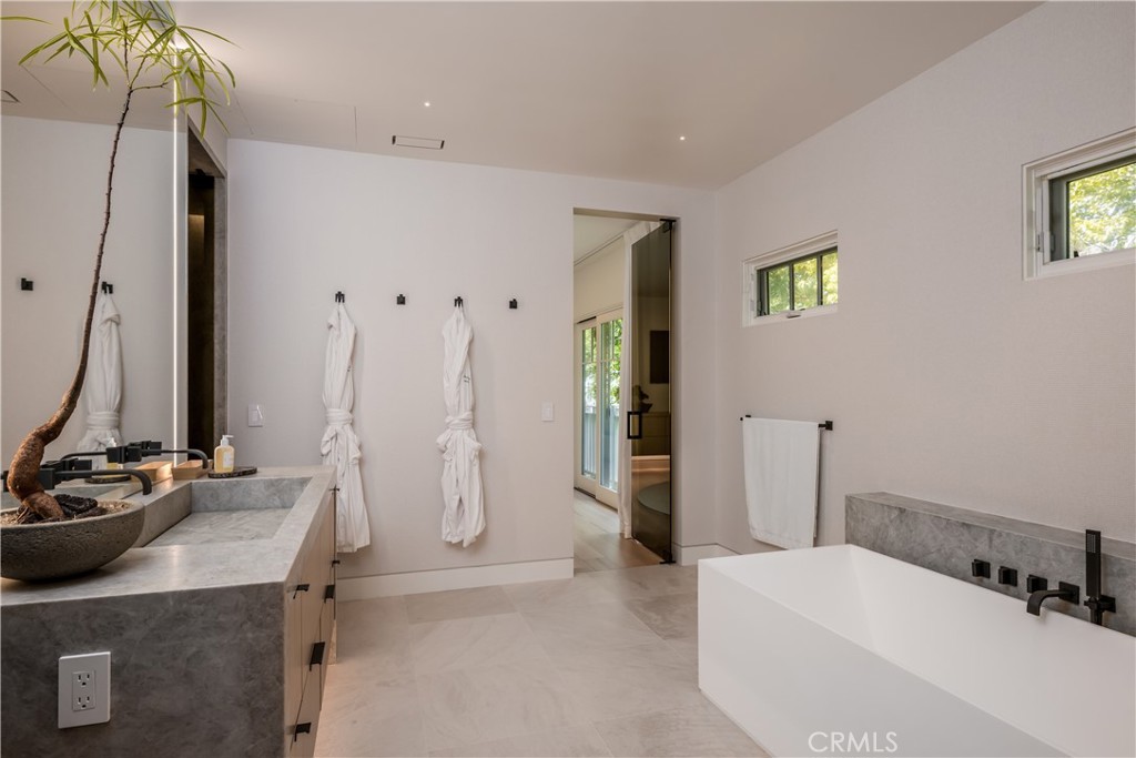 MLS #LG25189532 image #16