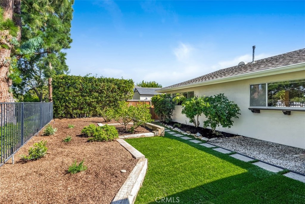 MLS #LG25247418 image #15