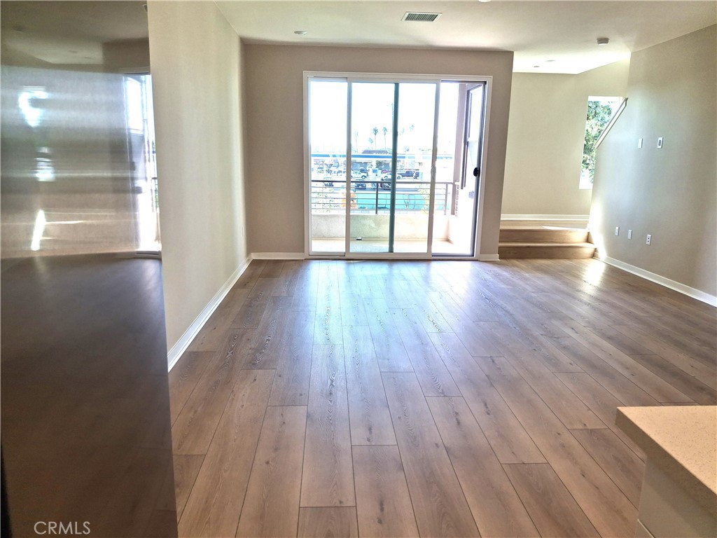 MLS #LG25271346 image #9