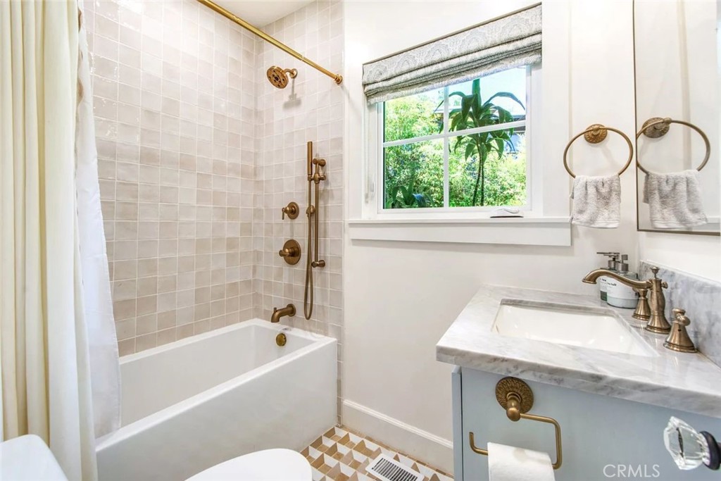 MLS #LG25272972 image #10