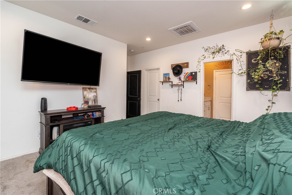 MLS #MB25034948 image #9