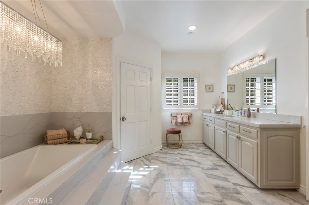 MLS #MB25129047 image #30