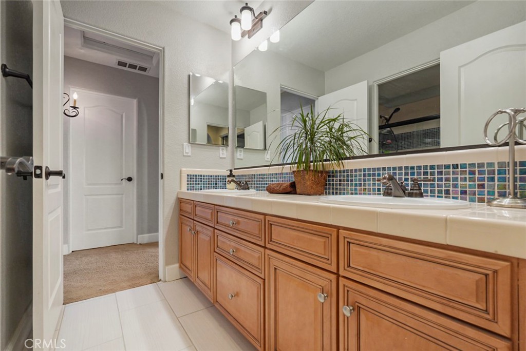 MLS #MC25214421 image #39