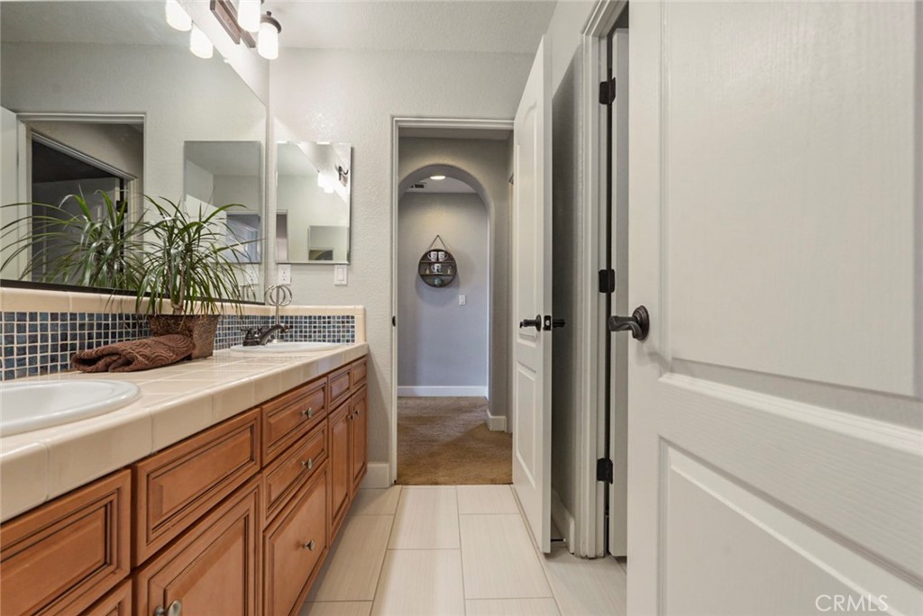 MLS #MC25214421 image #41