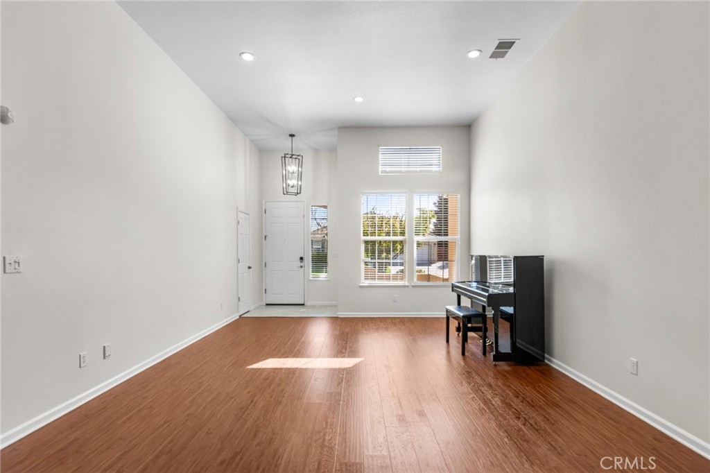 MLS #MC25219901 image #9