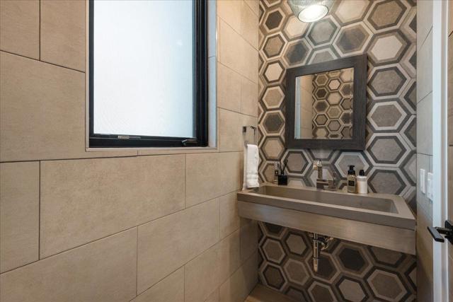 MLS #ML82003703 image #66