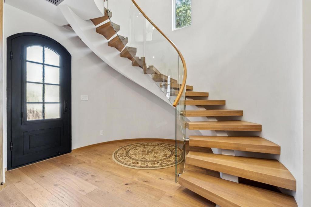 MLS #ML82008173 image #2