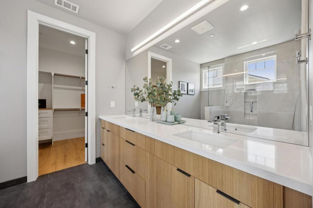 MLS #ML82020582 image #23