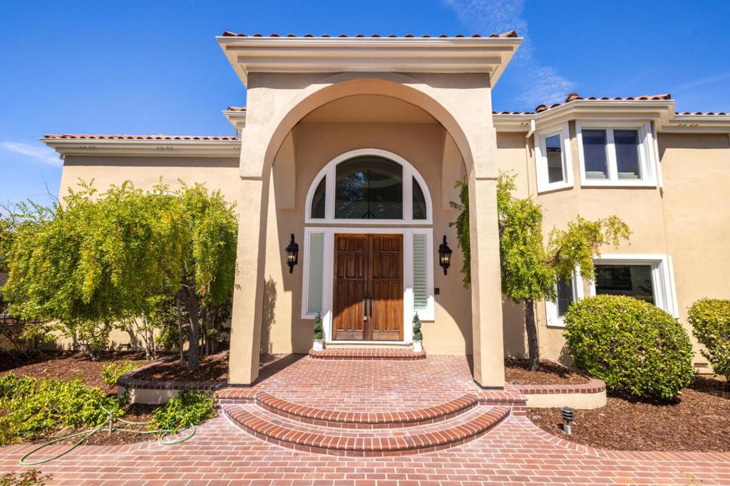 MLS #ML82020606 image #1