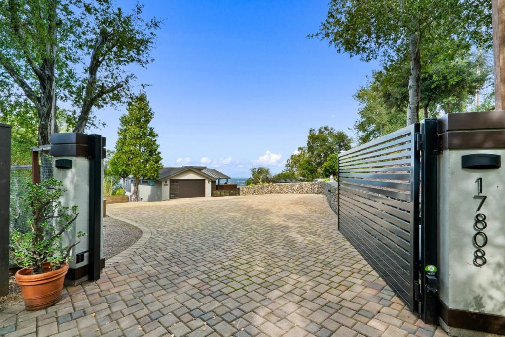 MLS #ML82028040 image #4