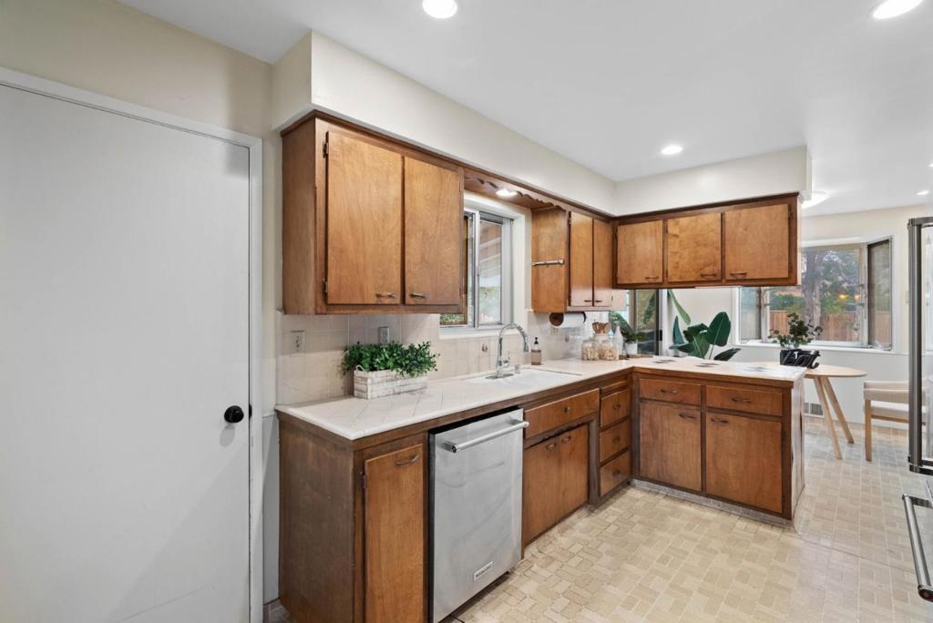 MLS #ML82028876 image #10