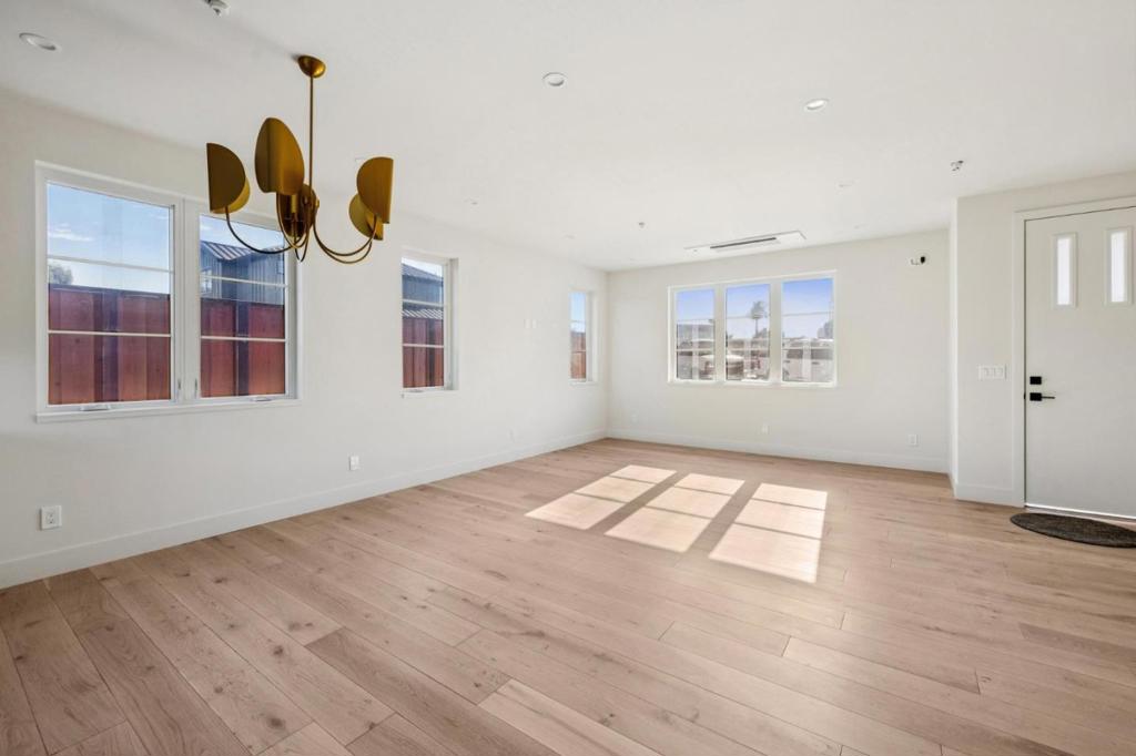 MLS #ML82029004 image #1