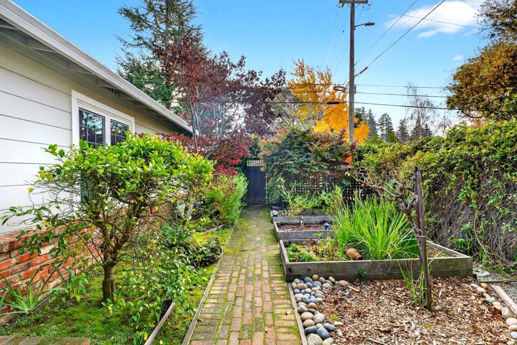 MLS #ML82029704 image #47