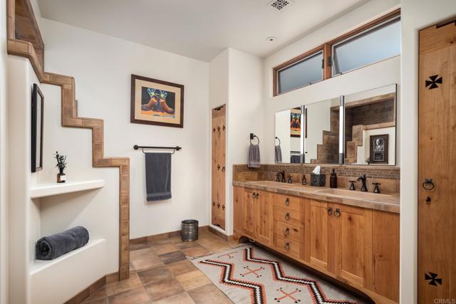 MLS #250032633SD image #17