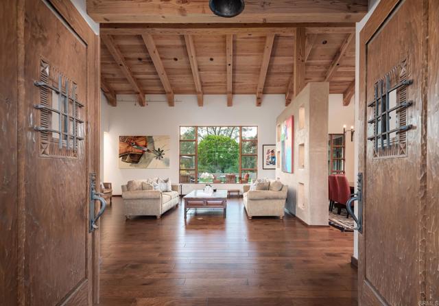 MLS #250032633SD image #2