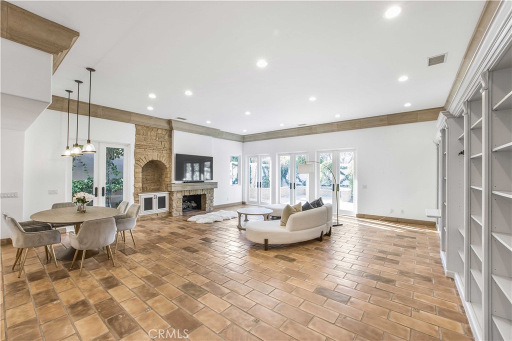 MLS #NP25043884 image #1