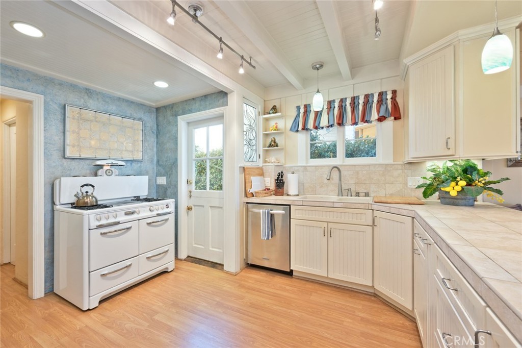 MLS #NP25047883 image #12