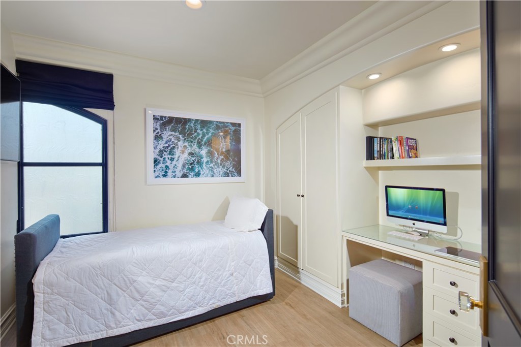 MLS #NP25059350 image #16